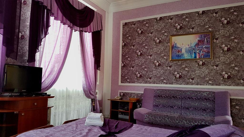 Versal Hotel Chersoń Zewnętrze zdjęcie