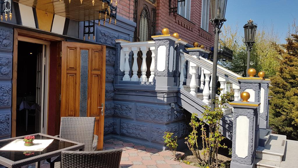 Versal Hotel Chersoń Zewnętrze zdjęcie