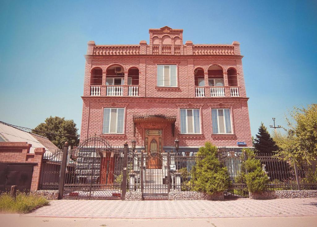 Versal Hotel Chersoń Zewnętrze zdjęcie